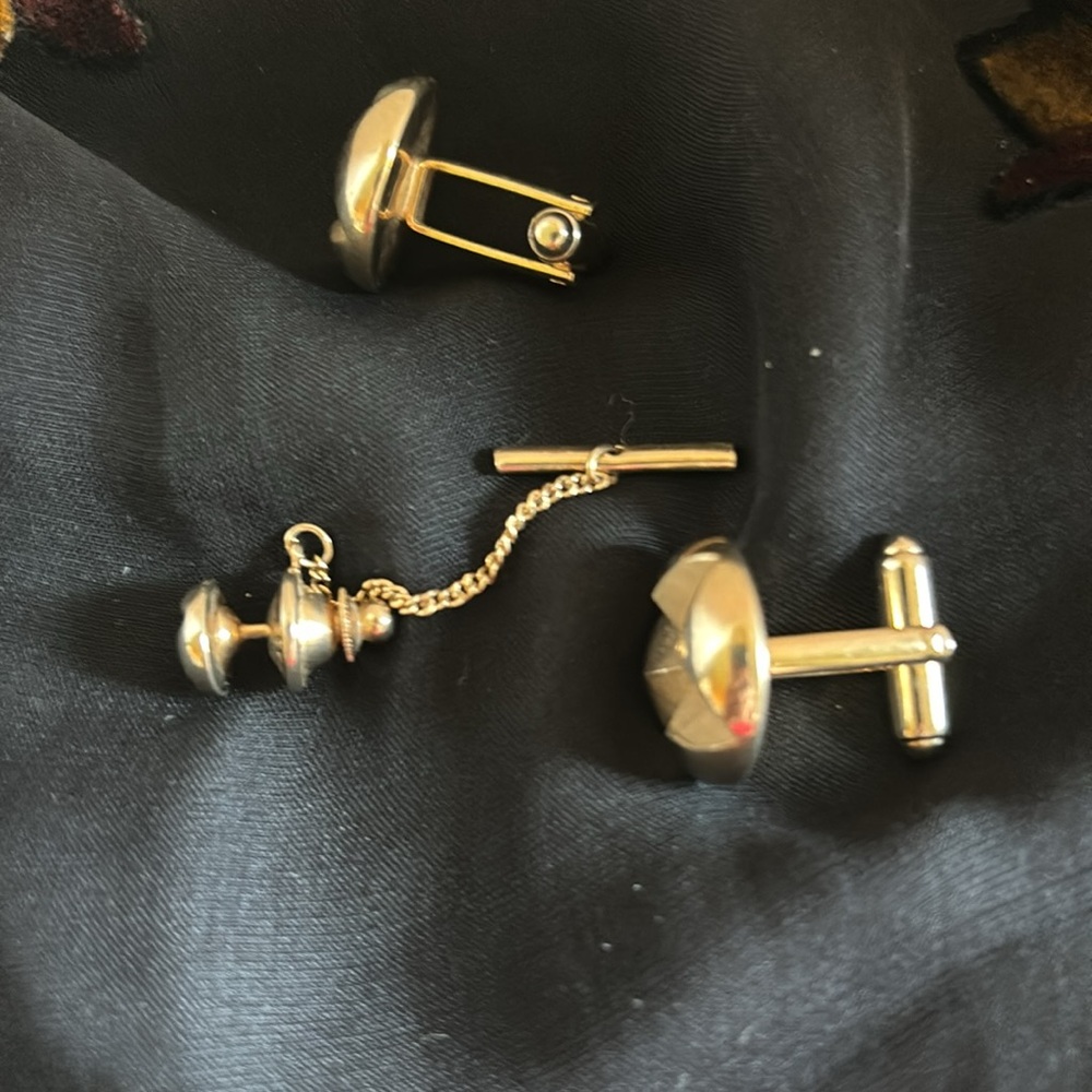 Vintage Marked Solid Brass Round Star Center Bull… - image 5